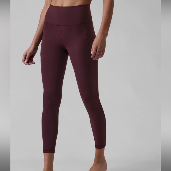 Athleta Pants - Athleta Salutation Stash Pocket II 7/8 Tights